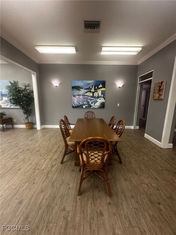 Building Photo - 14831 Park Lake Dr