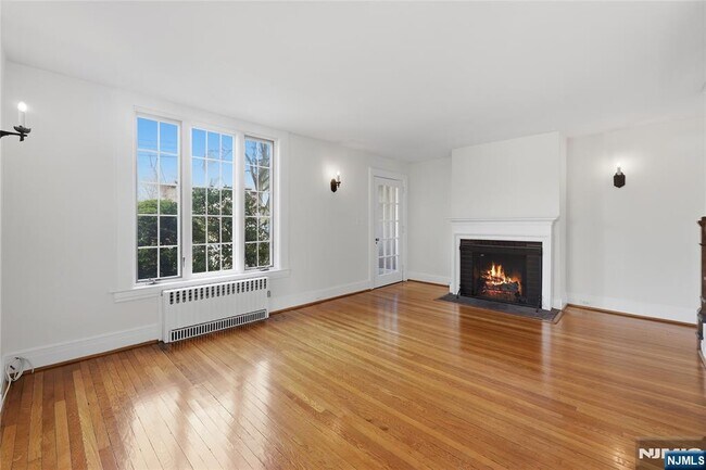 Building Photo - 54 Pomander Walk