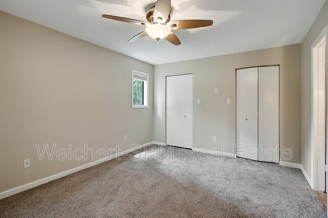Building Photo - 1843 Fernspring Cove