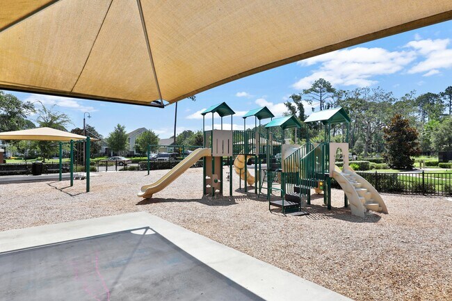 Building Photo - 139 Southern Oak Dr