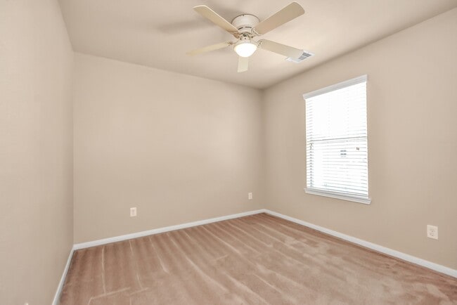 Building Photo - 4047 Mossy Spring Ln
