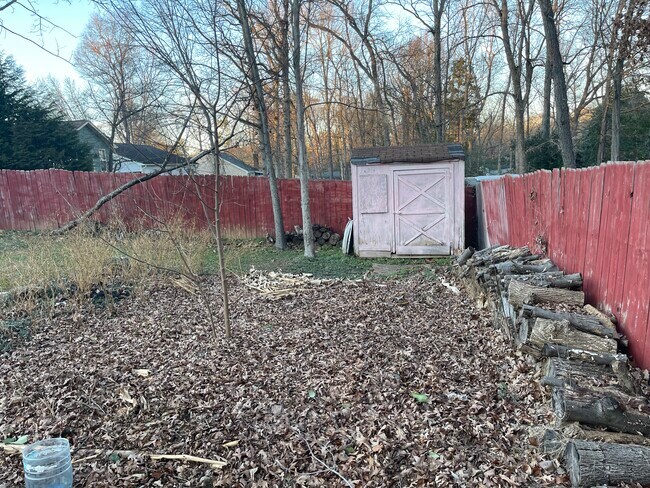 Building Photo - 6016 Loch Arbor Ln