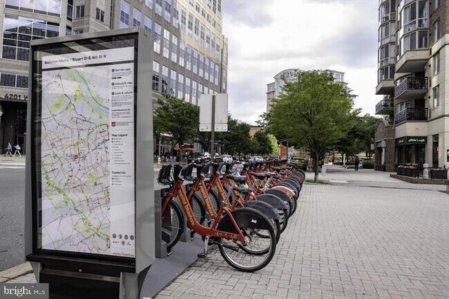 Building Photo - 4501 Arlington Blvd