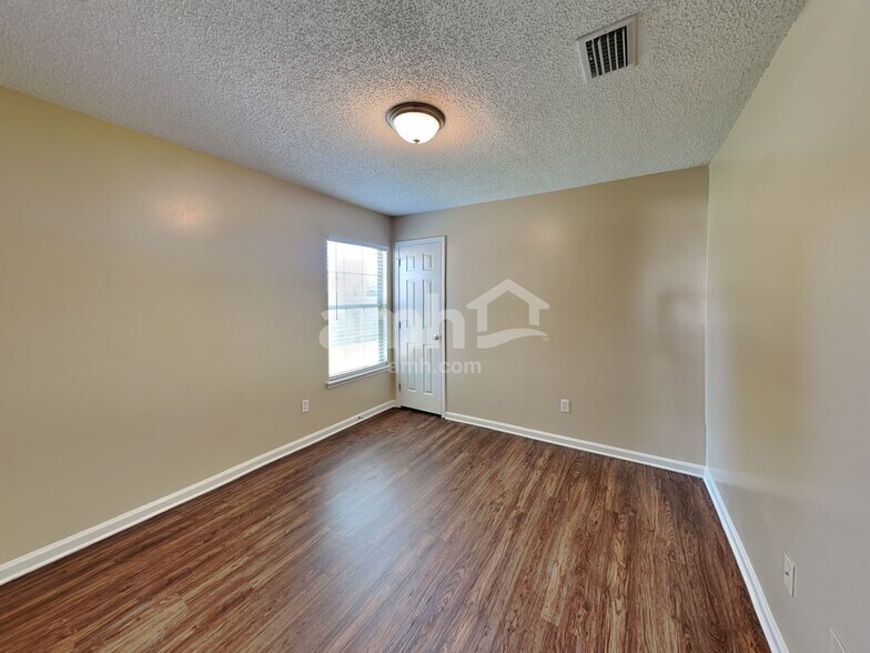 Building Photo - 2949 Biloxi Trl