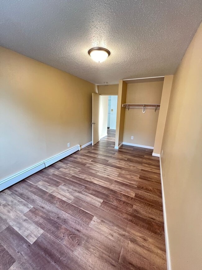 Building Photo - Renovated 2 Bedroom Apartment - AVAILABLE ...