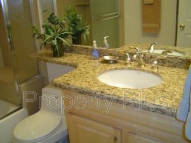 Building Photo - 9708 E Vía Linda