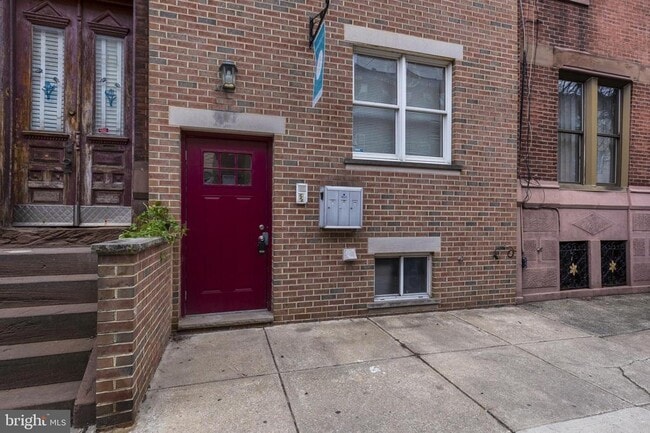 Building Photo - 2223 S 15th St