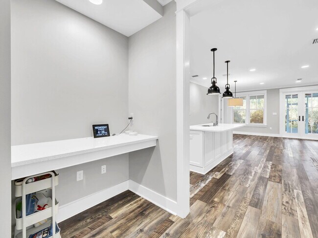 Building Photo - 741 Breakers Street