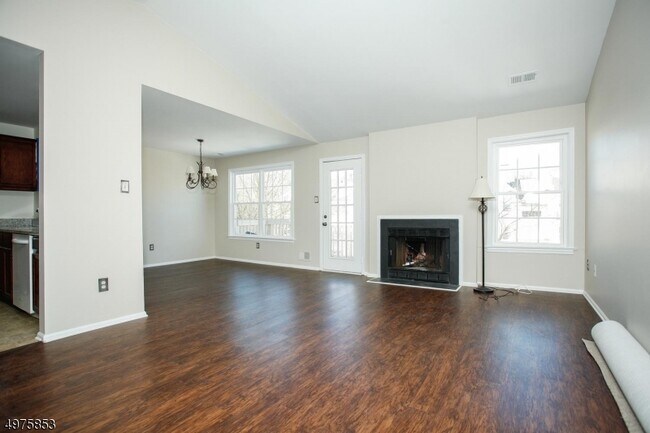 Building Photo - 22 Evergreen Dr