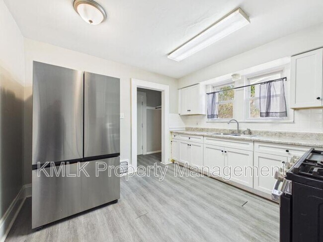 Building Photo - 429 Lovisa St