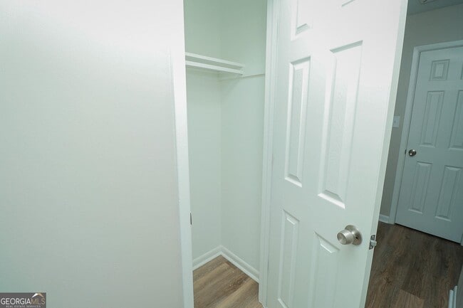 Building Photo - 3323 Victory Ct E