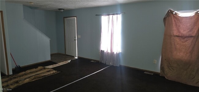 Building Photo - 3224 E 117th St