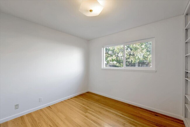 Building Photo - MID-CENTURY MODERN ON WILLOW GLEN BORDER -  SPACIOUS LOT