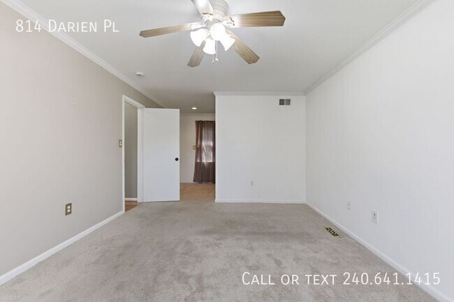 Building Photo - 814 Darien Pl
