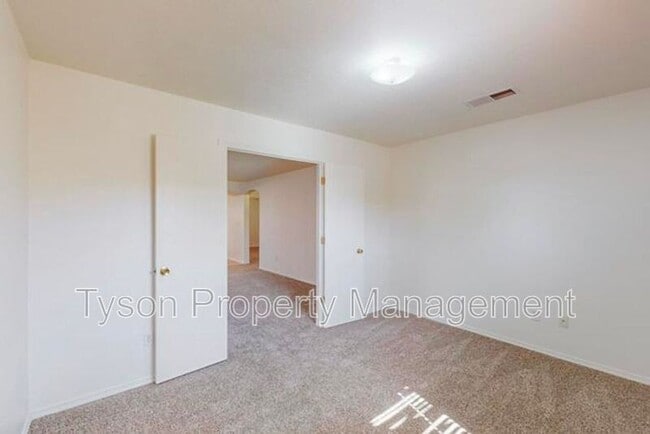 Building Photo - 7315 Quartzite Ave NW