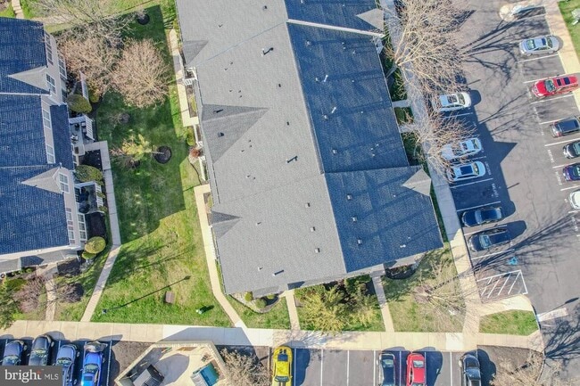 Building Photo - 3908 Grenwich Ln