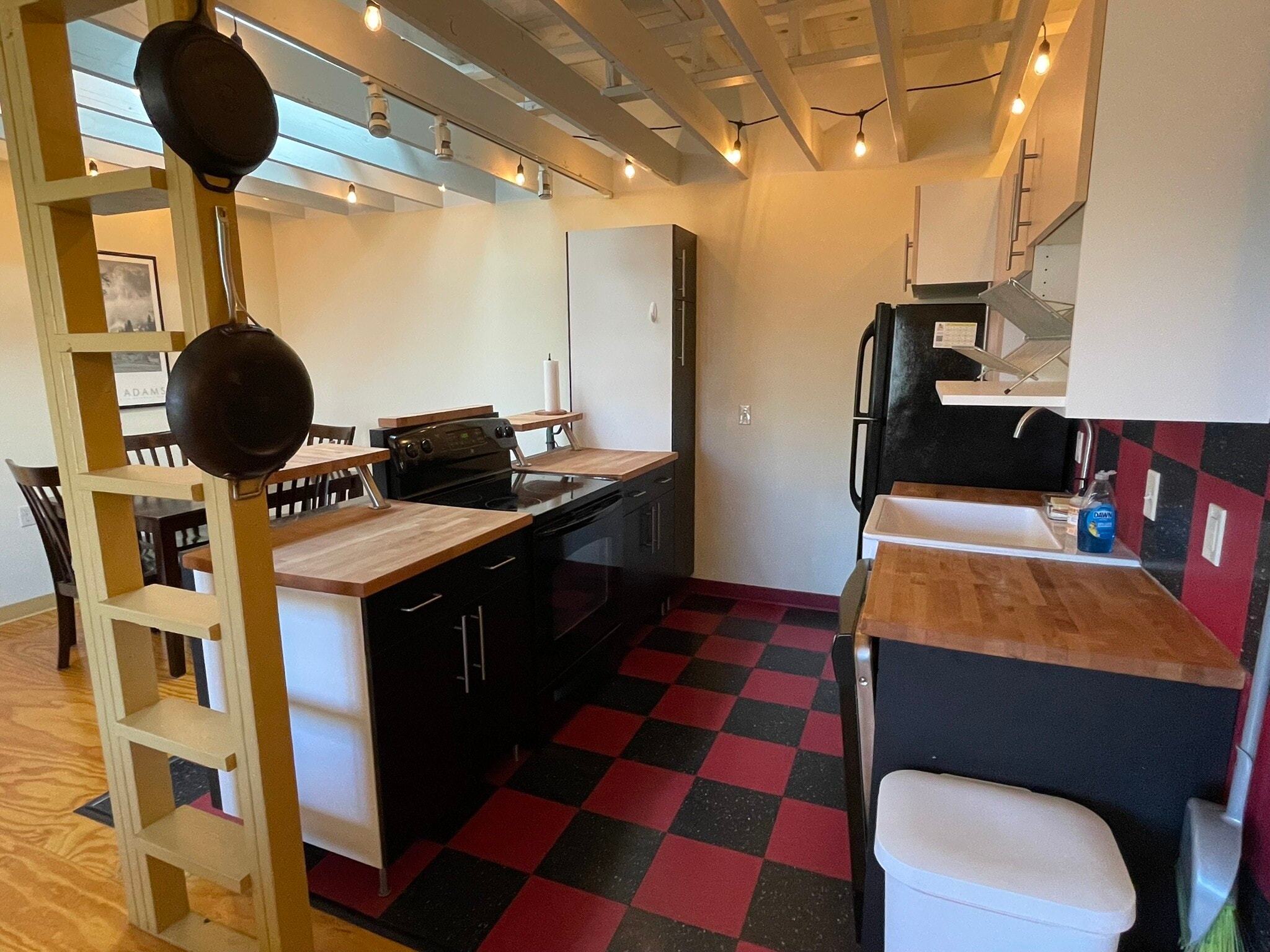 Building Photo - 2915 2nd Ave S