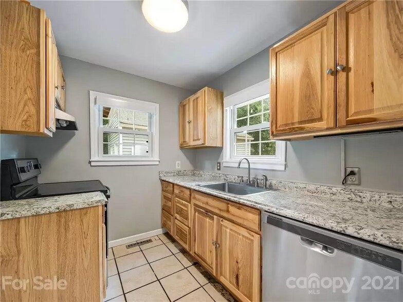 Kitchen - 28 White Pine Dr
