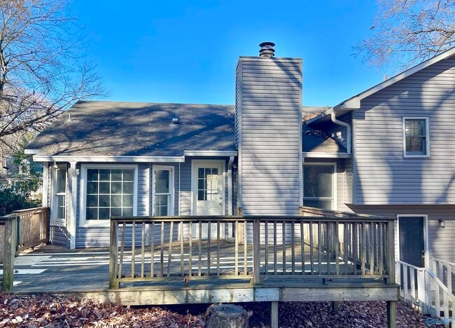 Building Photo - 704 Captiva Ct SE