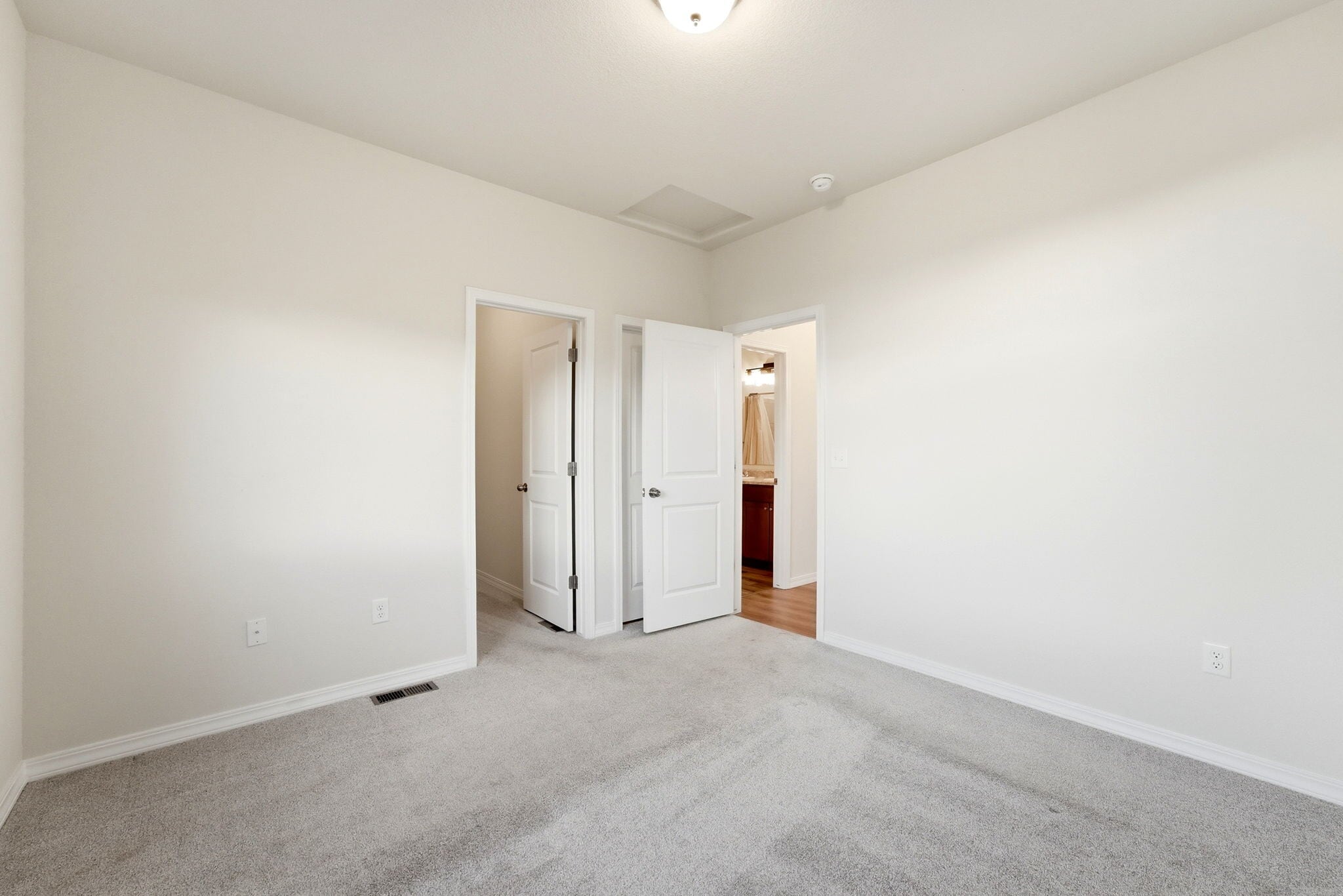 Building Photo - 7421 Marbled Wood Pt