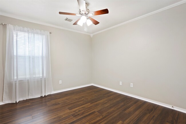 Building Photo - 134 S Walden Elms Cir