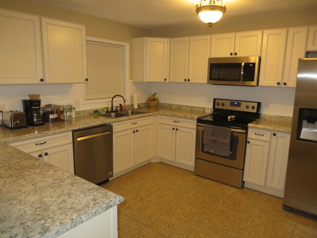 kitchen - 3755 Cedar Hurst Way