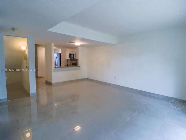 Building Photo - 14010 NE 3rd Ct