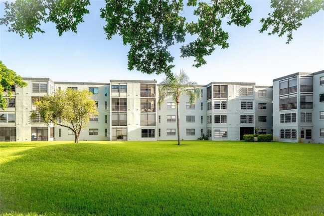 Building Photo - 9440 SW 8th St