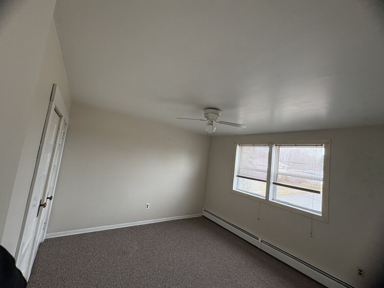 Building Photo - 23 Saint David St