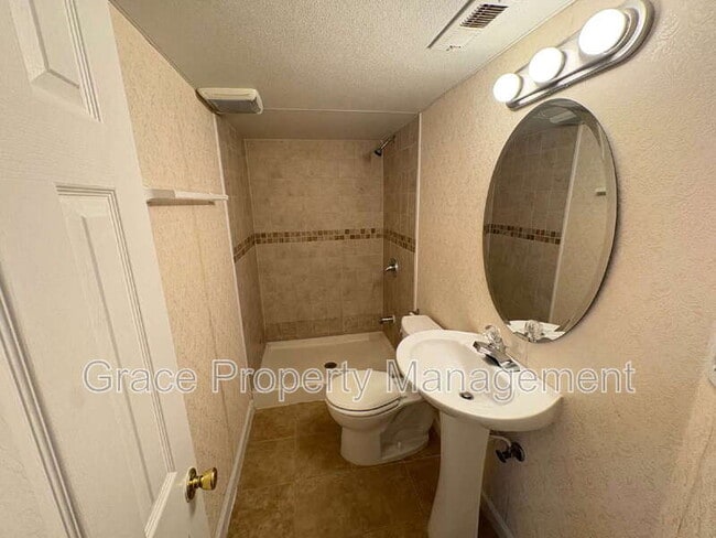 Building Photo - 12247 Crabapple St