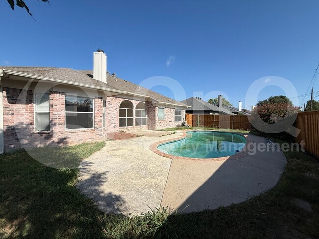 Building Photo - 6717 Smallwood Dr