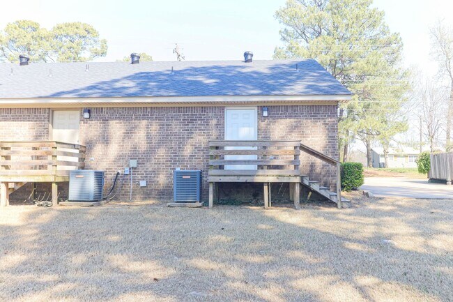 Building Photo - Luxury 1 Bedroom Downtown Jonesboro!