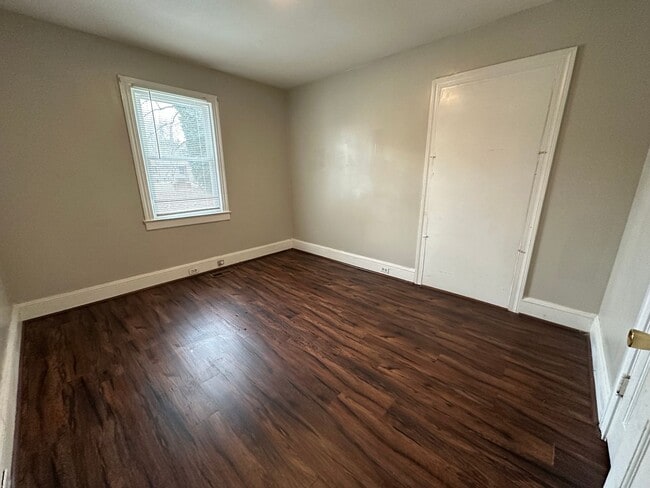 Building Photo - Charming and Spacious 2-Bedroom, 2-Bathroom Rental in Henderson, NC