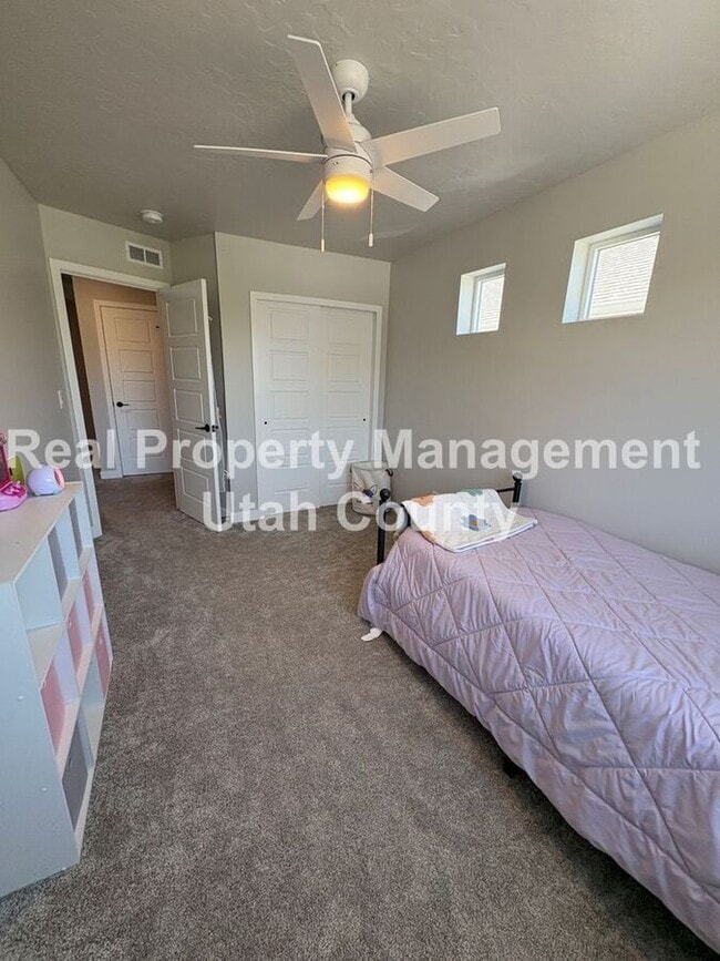 Building Photo - 264 S Hidden Lagoon Pl