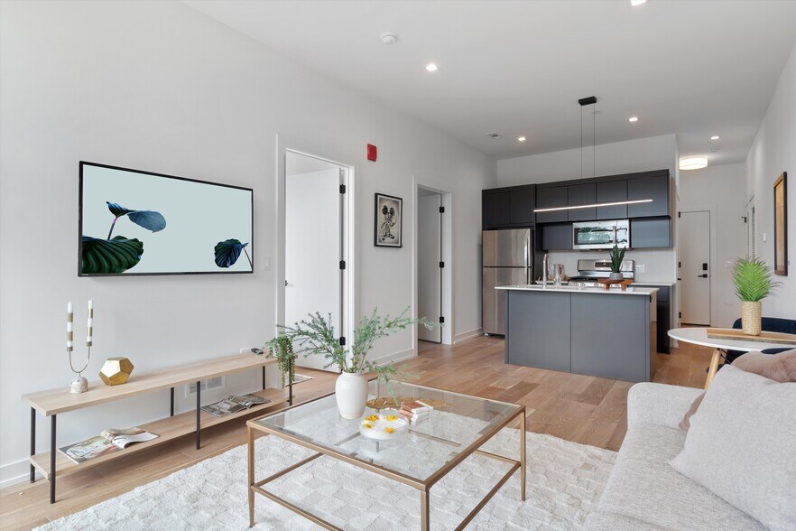 Building Photo - 4513 N Clark St