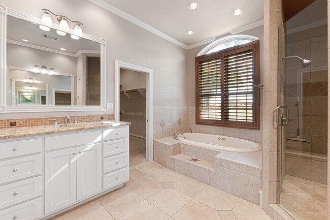 Building Photo - 101 Up There