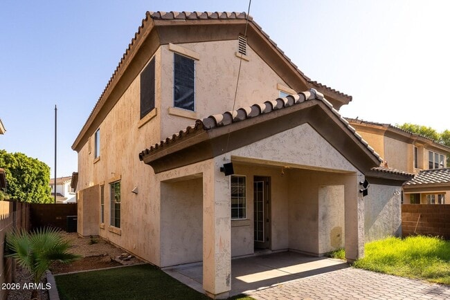 Building Photo - 2051 E Carla Vista Dr