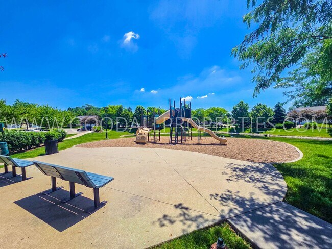 Building Photo - 9140 Greenspire Dr