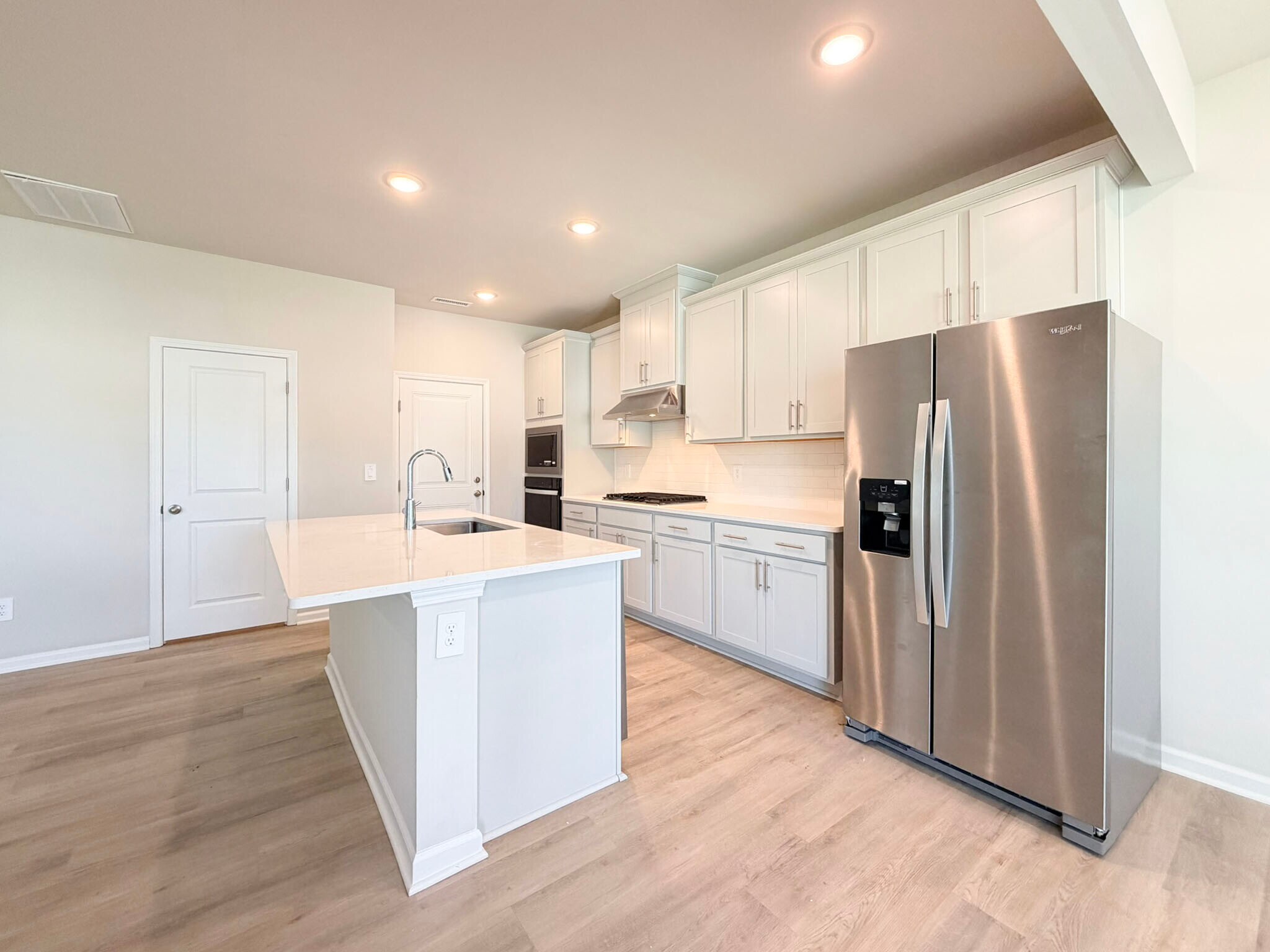 Building Photo - 645 Red River Dr