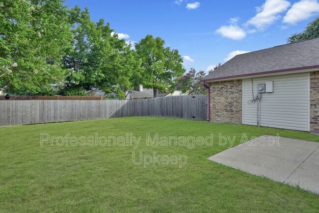 Building Photo - 1306 Clearview Dr