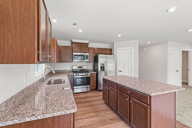 Building Photo - Beautiful White House Home | Granite Counters, Gas Range & One-Level Living