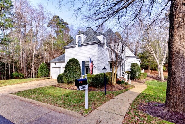 Building Photo - Low Maintenance Living in Williamsburg