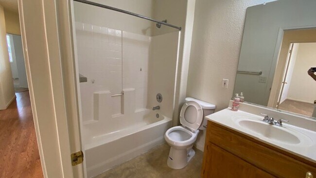 Building Photo - Rio Vista Single Story Home Available for Rent