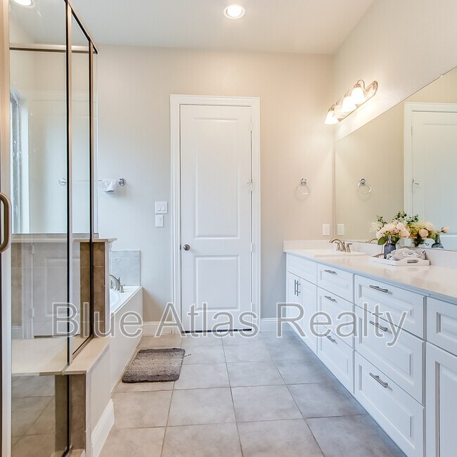 Building Photo - 4001 Bear Creek Ct