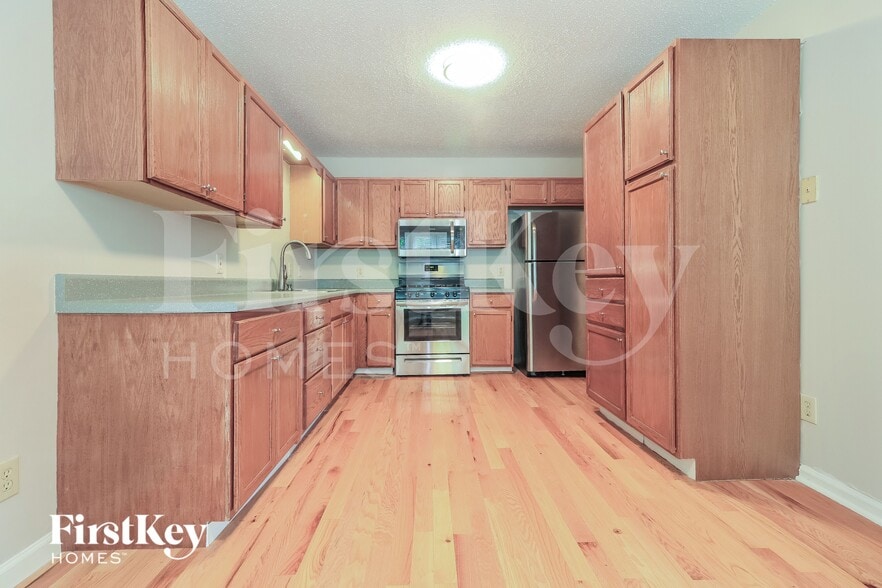 Building Photo - 124 Spring Dr