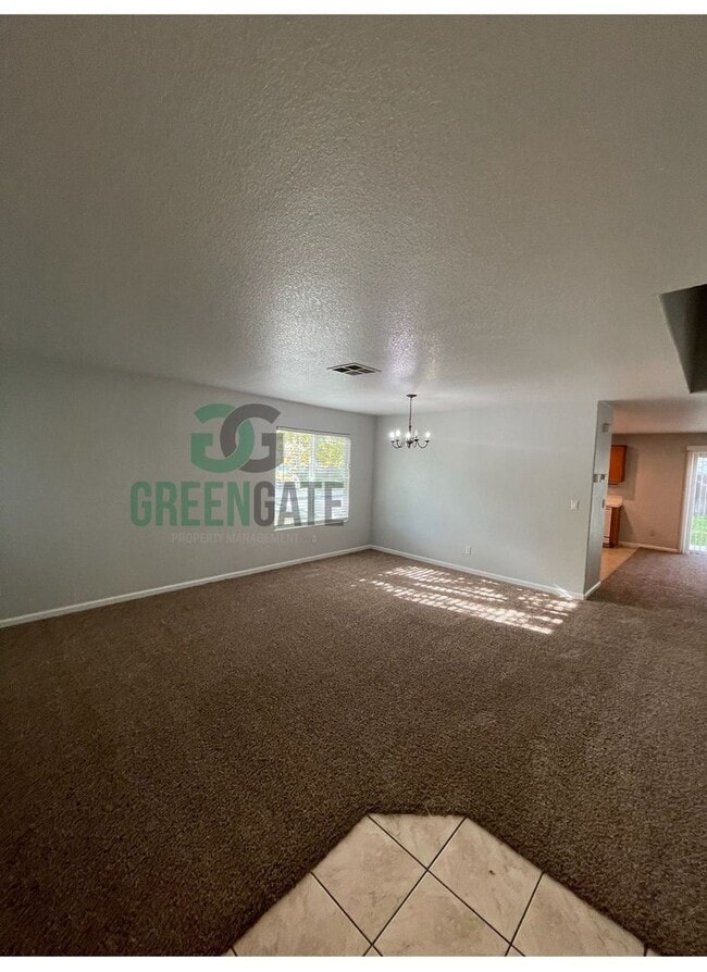 Building Photo - Two story 4 bedroom, 2.5 bath home in Stoc...