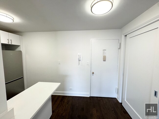 Primary Photo - East 16 Avenue