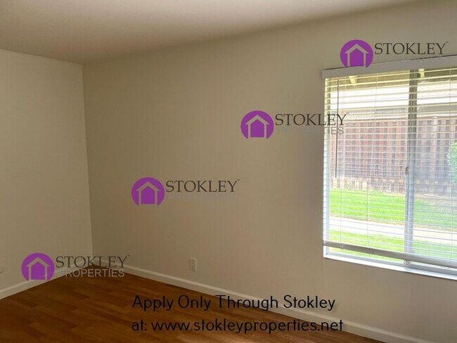 Building Photo - 2085 Olivera Rd