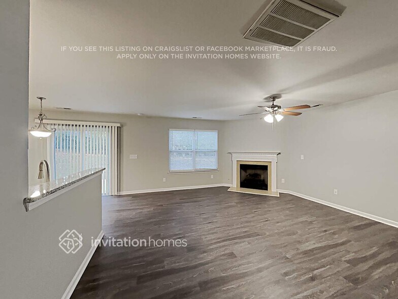 Building Photo - 1215 Pinehaven Ct