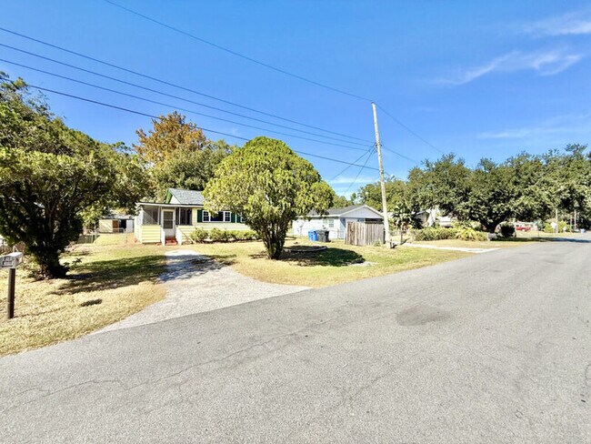 Building Photo - 5506 Staley Dr